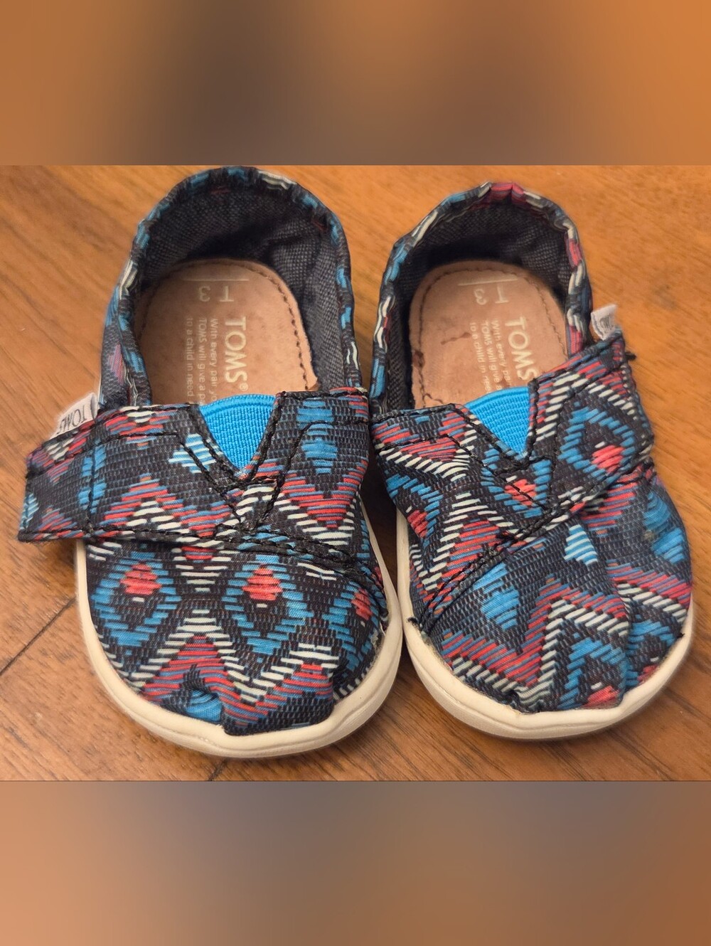 TOMS Tiny T3 Baby Shoes Size 3 Aztec Tribal Geometric Print 9-12 Months